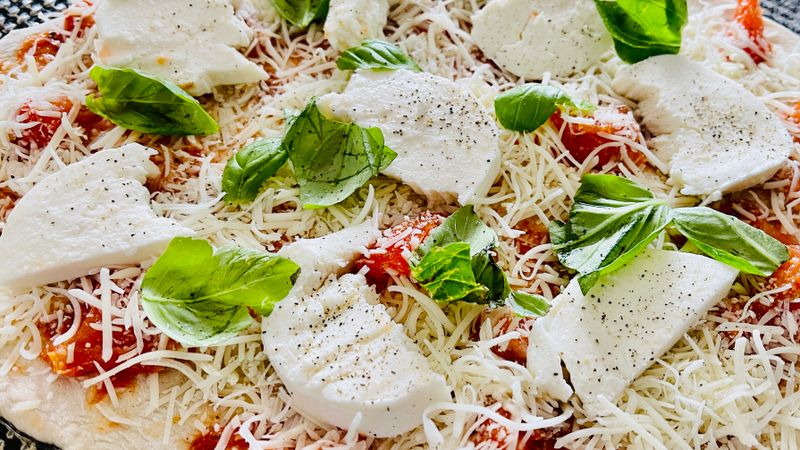 Green lantern pizza date night bundle deal